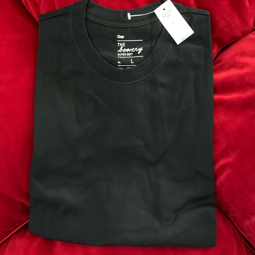 **NEW** Gap Ladies’ Long Sleeve Bowery T-Shirts